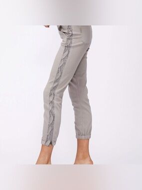 NEW Paige Mayslie Jogger Jeans/Pants Grey Animals Print Size 26